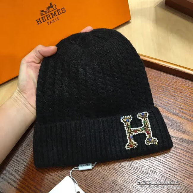 愛馬仕HERMES 新款兔絨加羊絨 百搭款帽子圍巾套裝 LLWJ8498